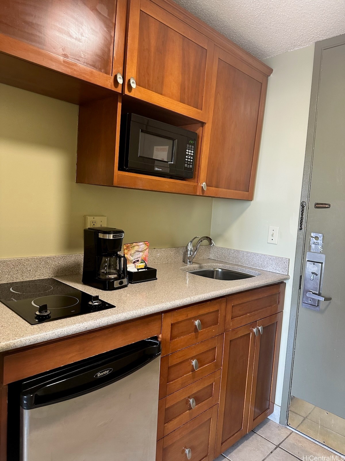 2427 Kuhio Avenue 1305