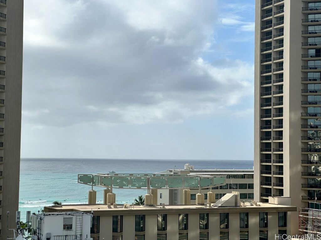 2427 Kuhio Avenue 1305