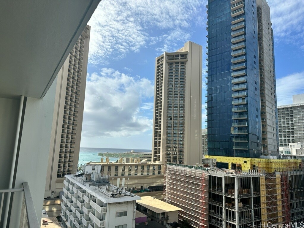 2427 Kuhio Avenue 1305