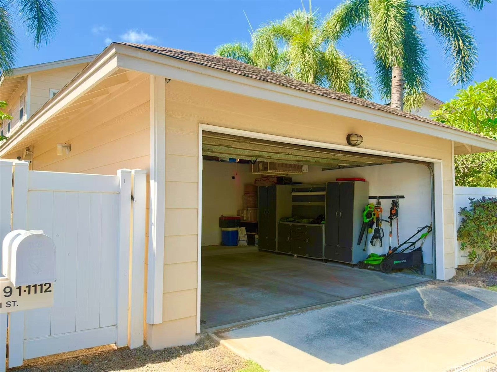 91-1112 Kaileonui Street