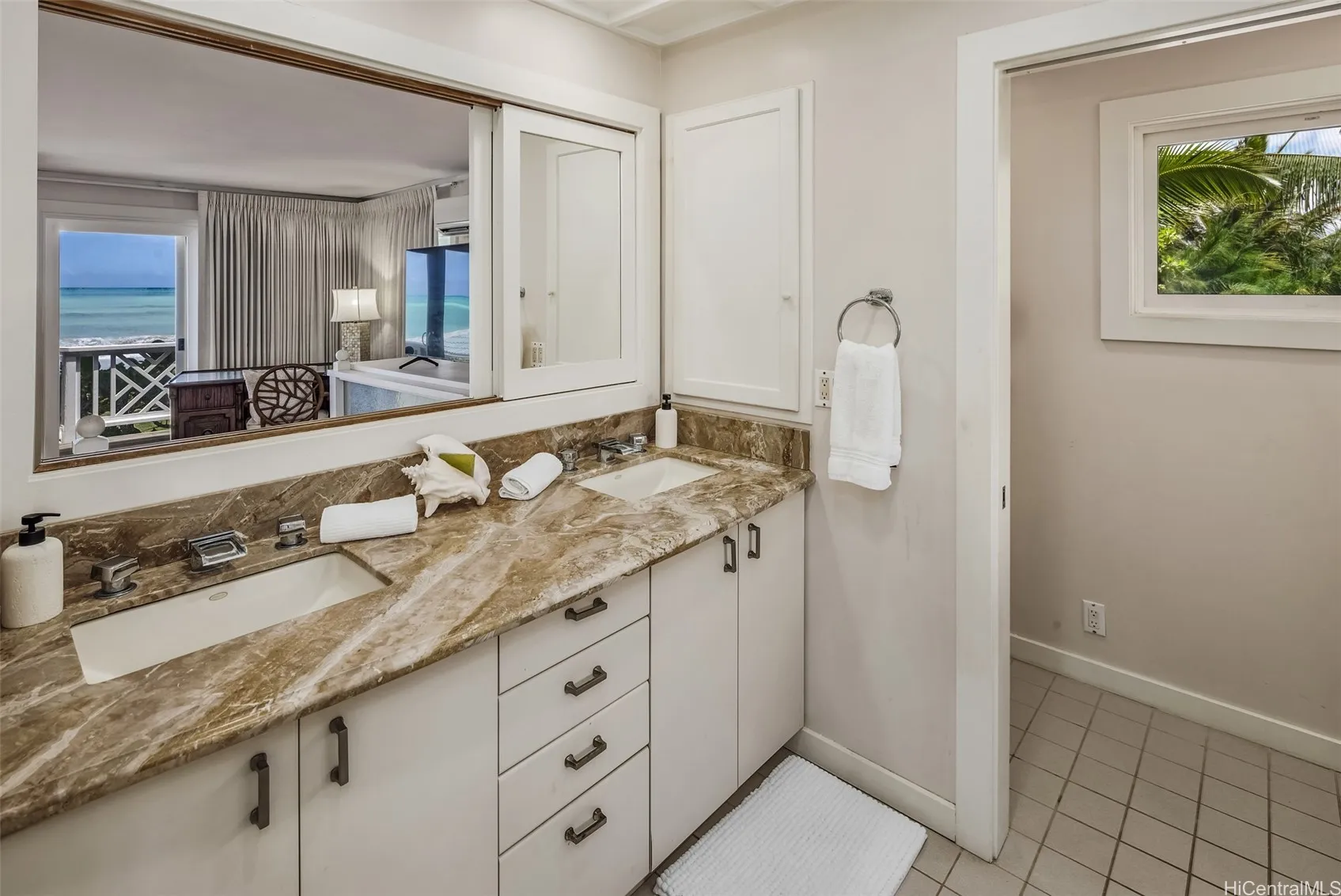 Kailua, Hawaii 96734, United States, 4 Bedrooms Bedrooms, ,3 BathroomsBathrooms,Residential,Active,211018