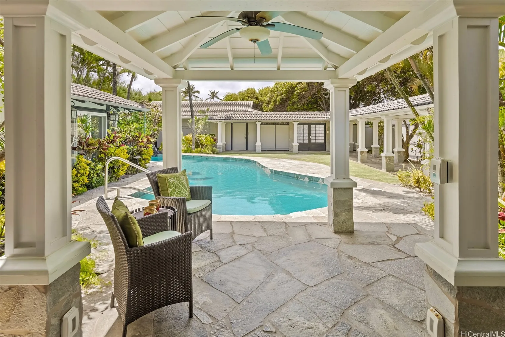 Kailua, Hawaii 96734, United States, 4 Bedrooms Bedrooms, ,3 BathroomsBathrooms,Residential,Active,211018