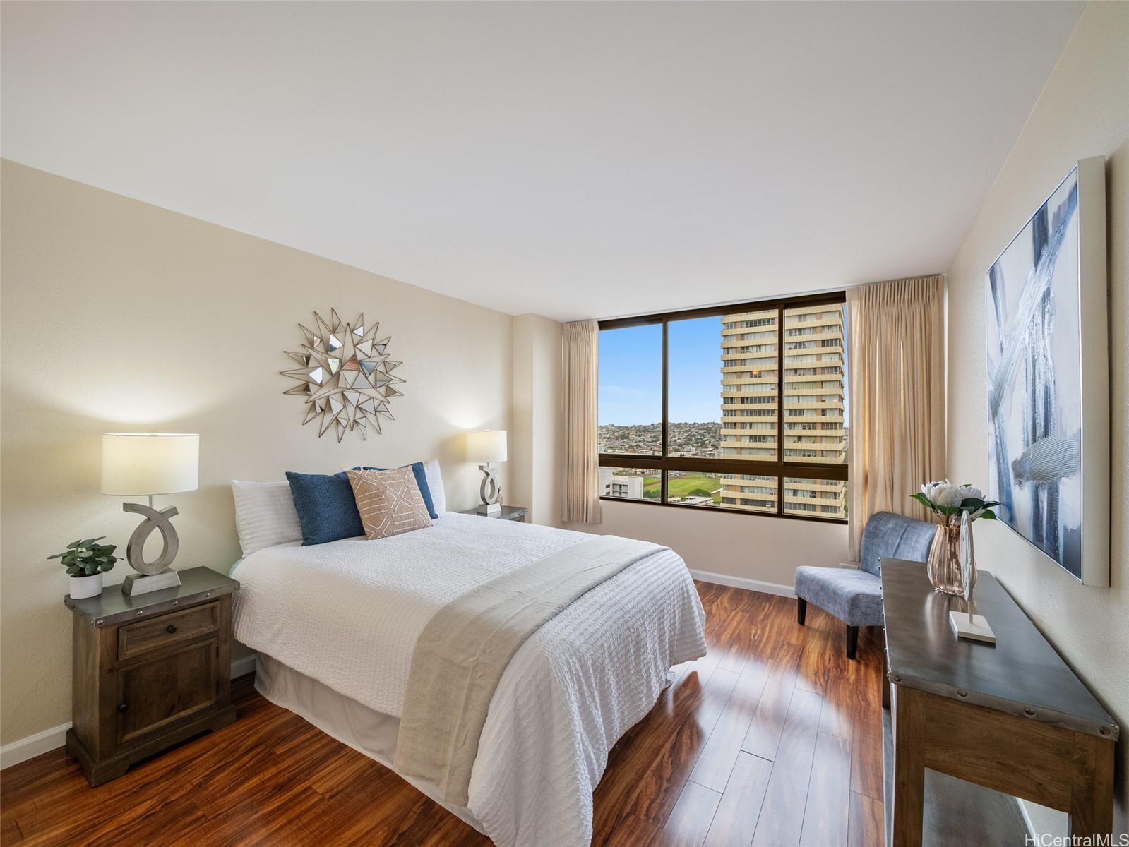 2499 Kapiolani Boulevard 2703
