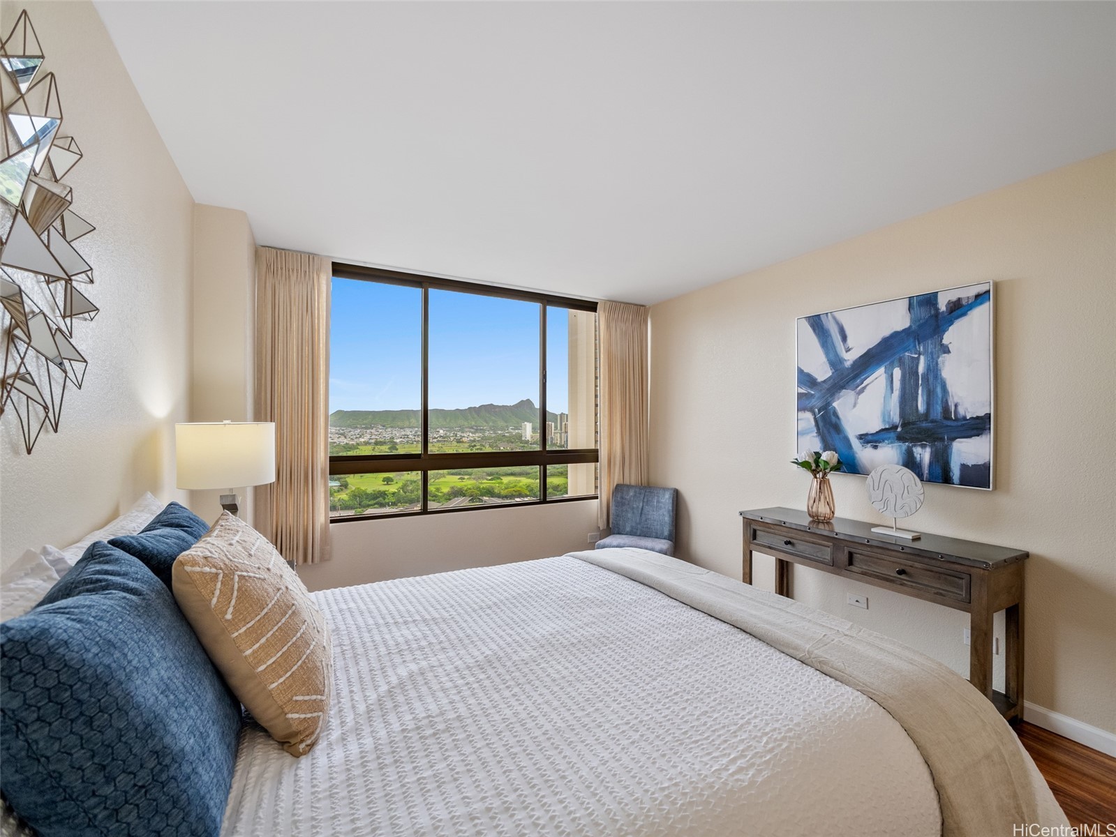 2499 Kapiolani Boulevard 2703