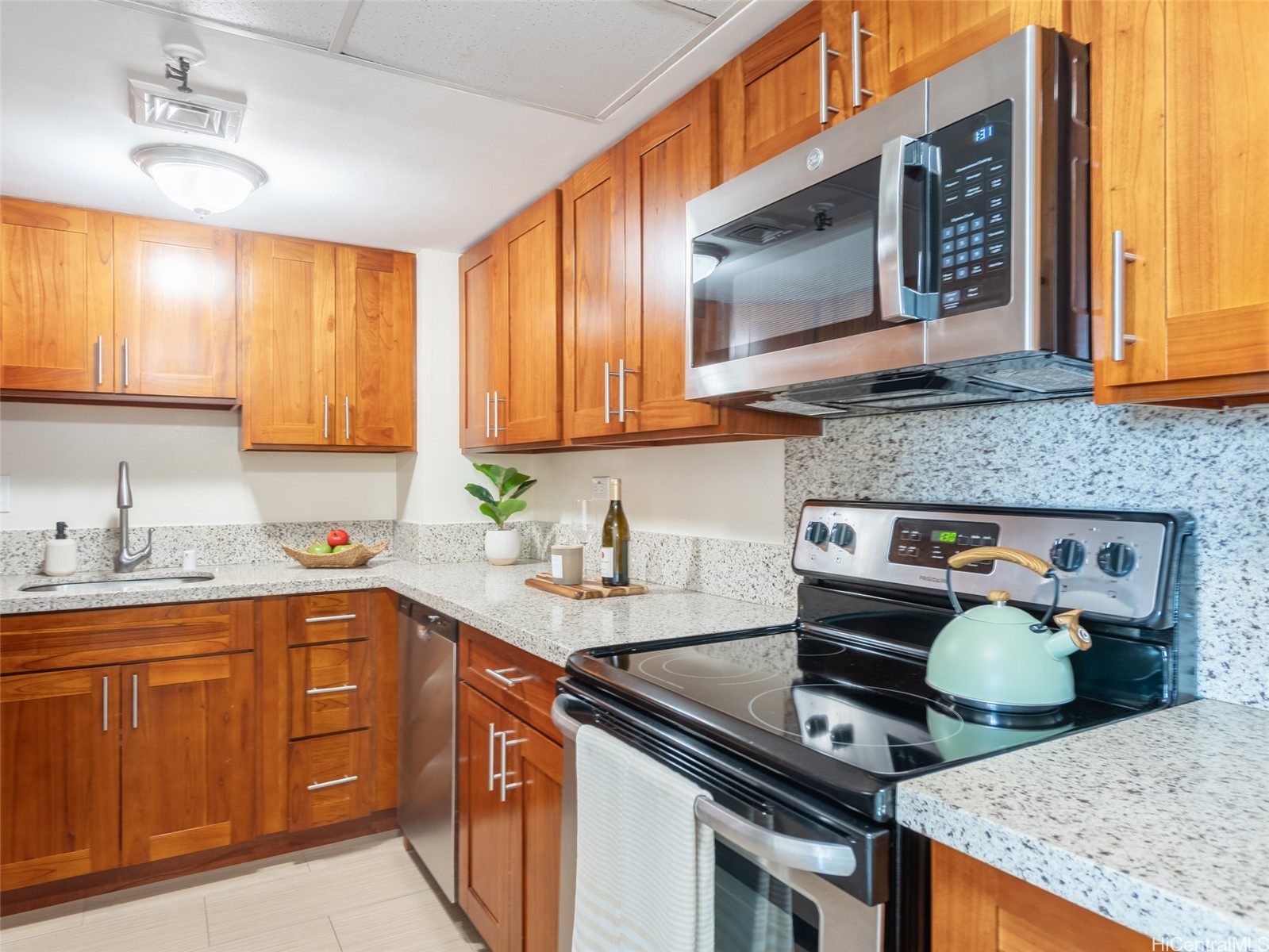 2499 Kapiolani Boulevard 2703