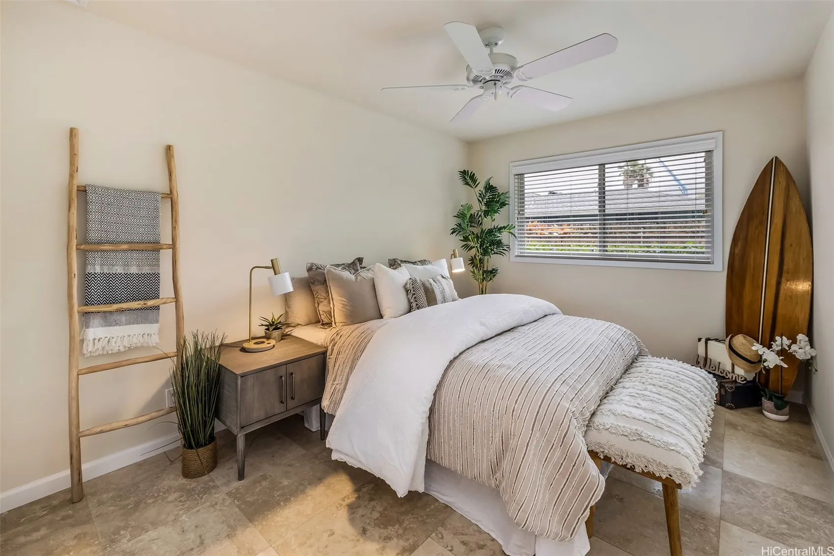 Kailua, Hawaii 96734, United States, 4 Bedrooms Bedrooms, ,3 BathroomsBathrooms,Residential,Active,185599