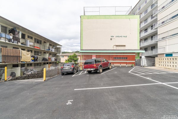 1654 LIHOLIHO ST APT 9, HONOLULU, HI 96822 - Image c8cb892febdc595cde831bbae18af354/3865912203