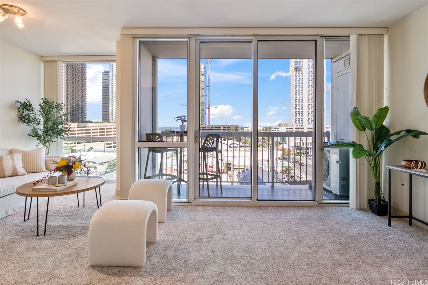 909 Kapiolani Boulevard 903