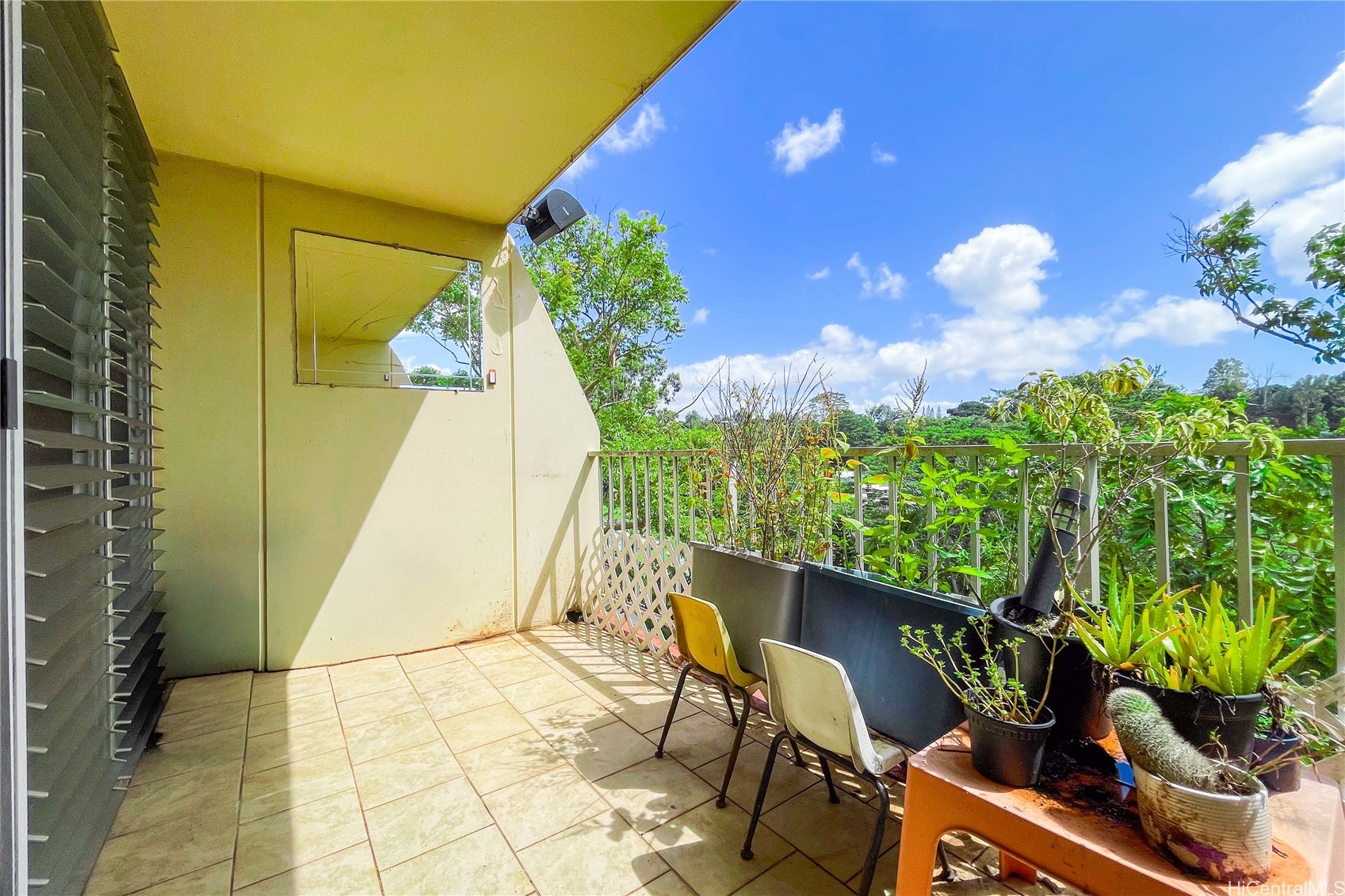 95-2052 Waikalani Place B404