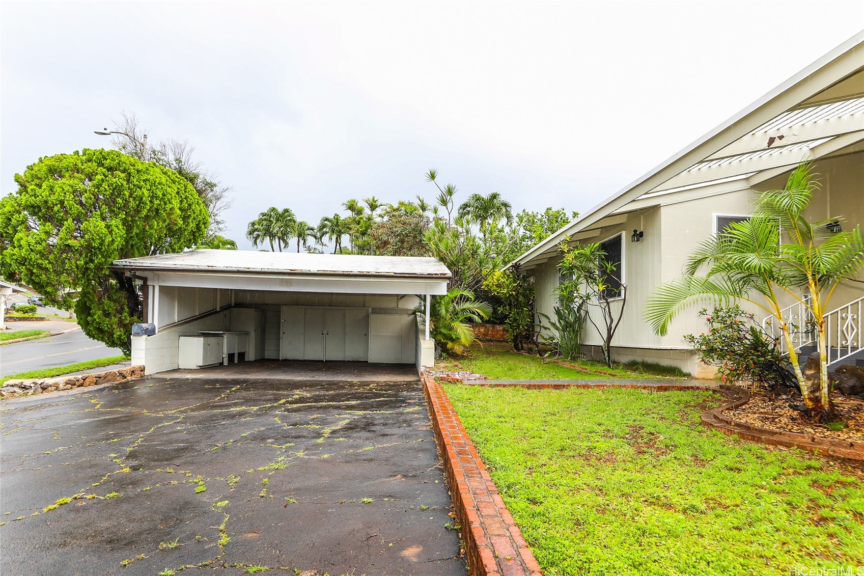 1627 Halekoa Drive