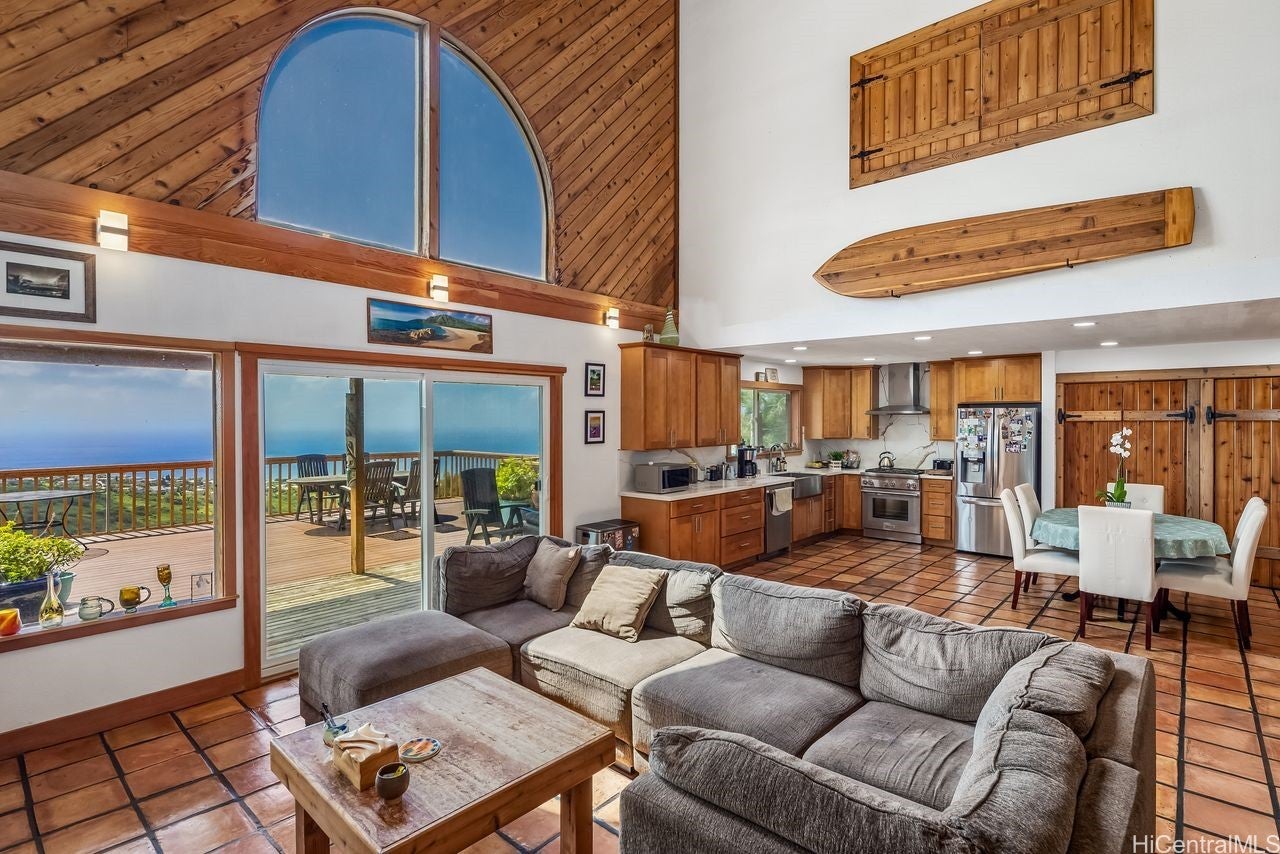 4969 Maunalani Circle