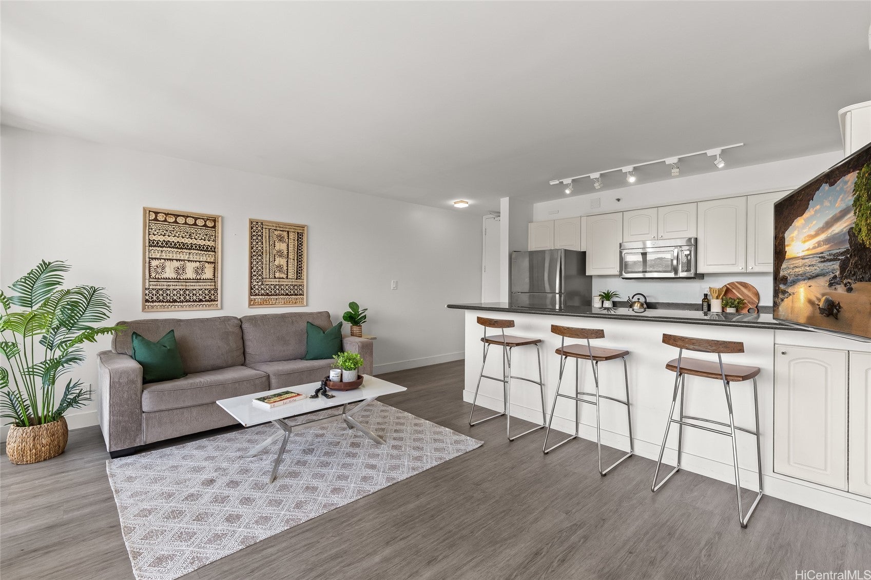 201 Ohua Avenue 3205