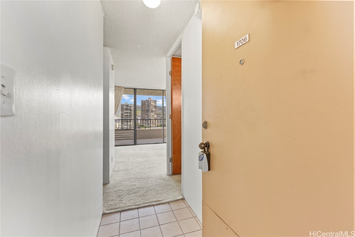2121 Ala Wai Condominium