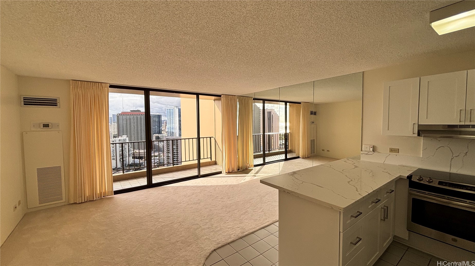 411 Hobron Lane 3208