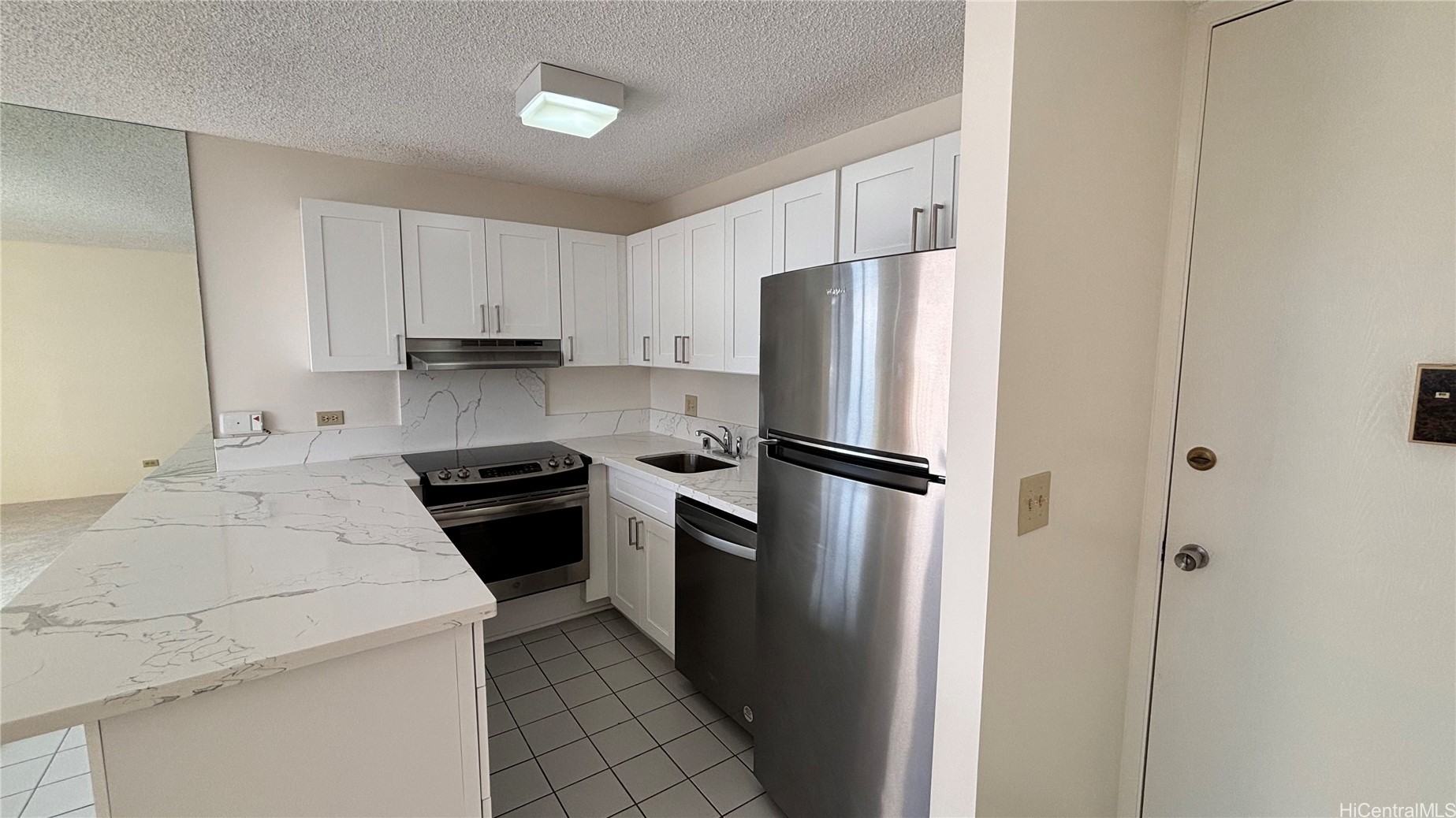 411 Hobron Lane 3208