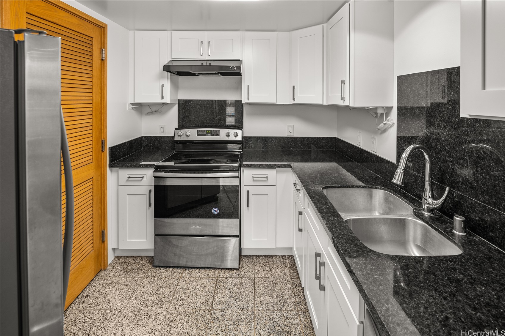 1888 Kalakaua Avenue 1806