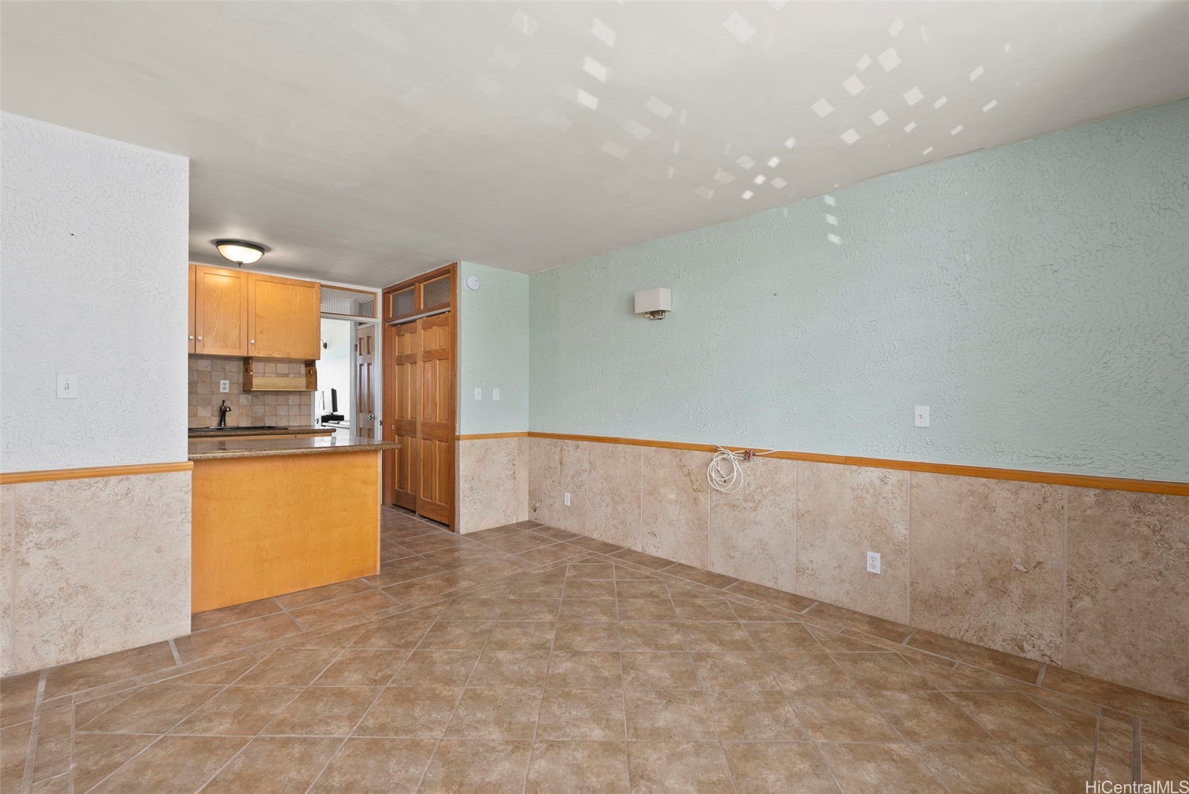 84-965 Farrington Highway B211