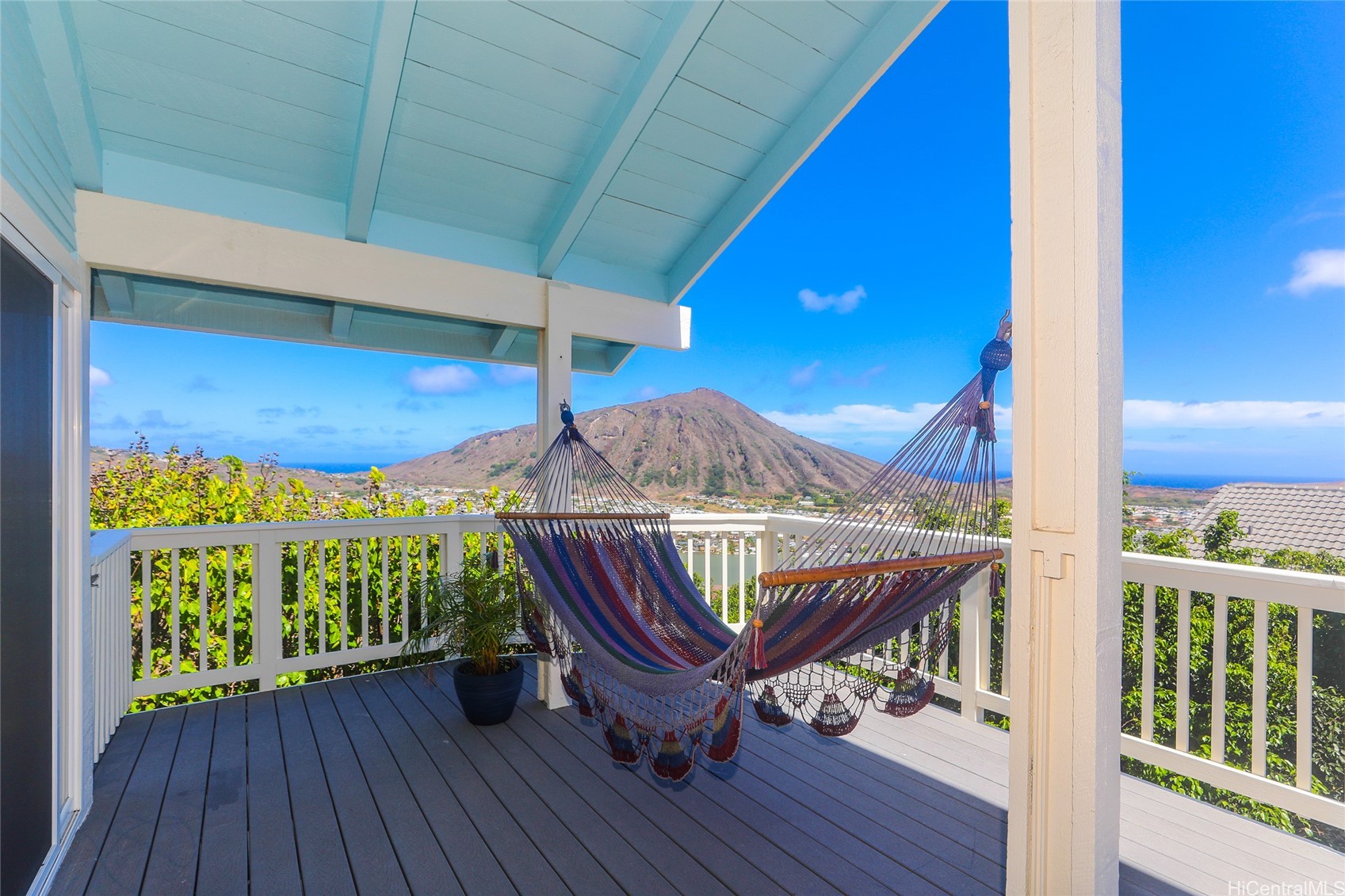 915 Kaluanui Road