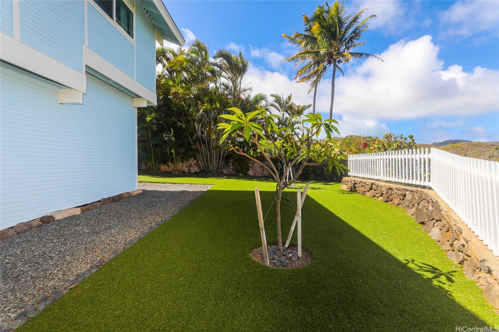 915 Kaluanui Road
