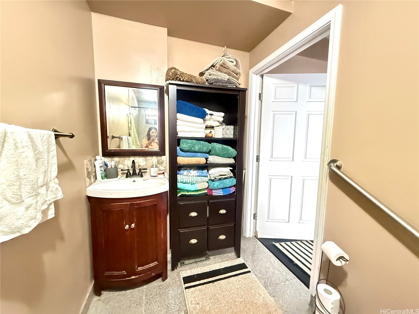 91-646 Kilaha Street E