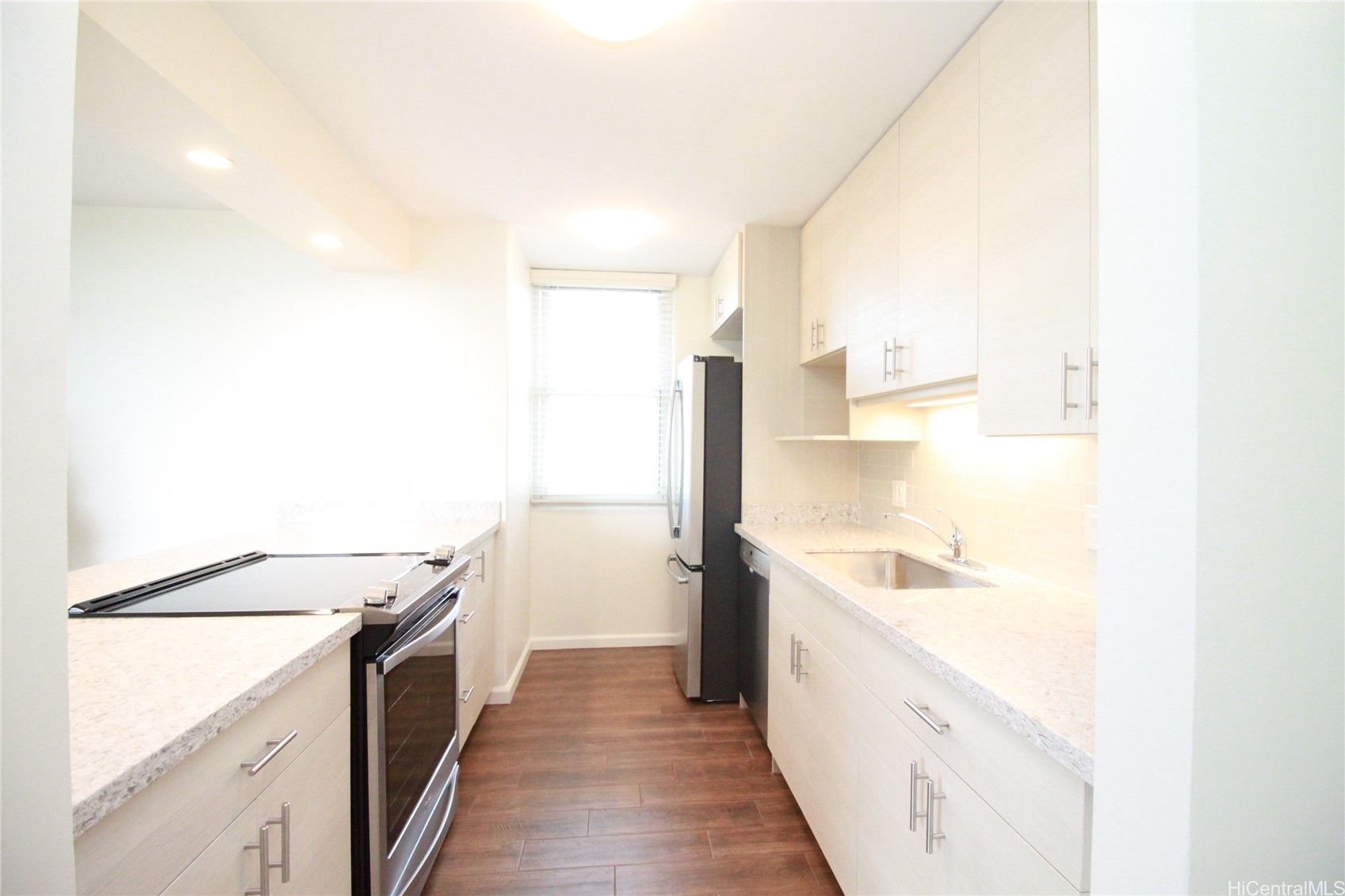 2600 Pualani Way 905