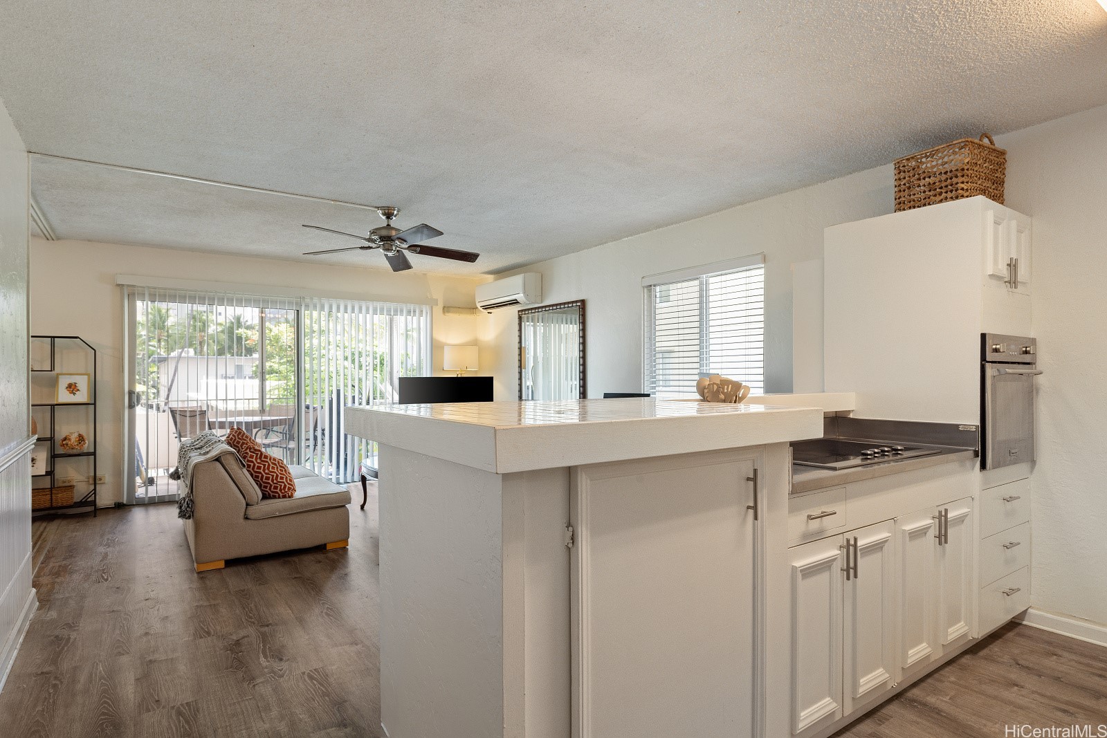 411 Kaiolu Street 302