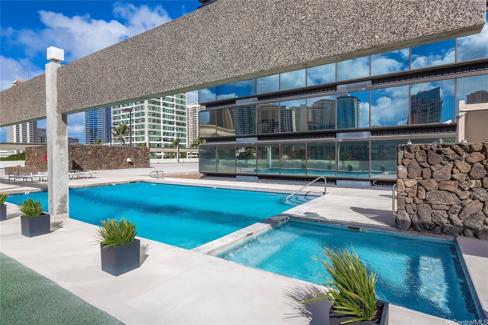 1750 Kalakaua Avenue 1402