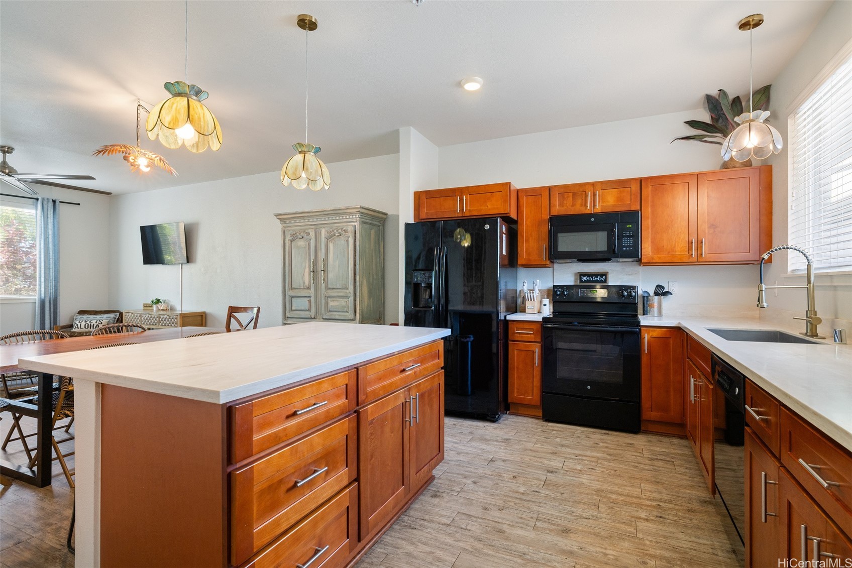 724 Kakala Street 1303