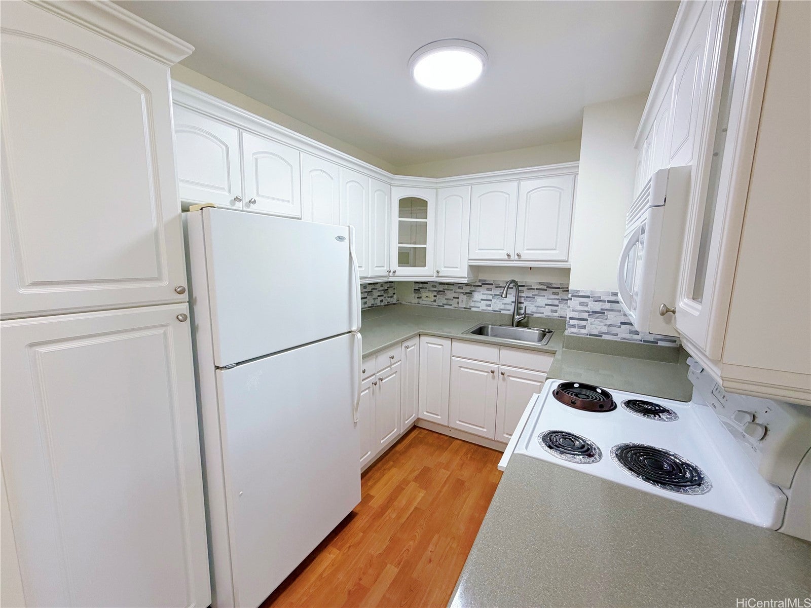 1425 Liliha Street 8G