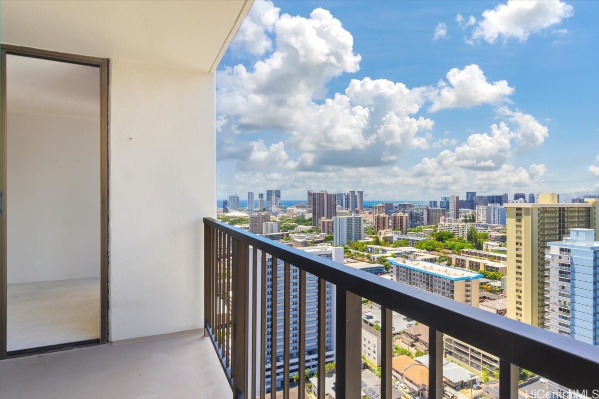 Wilder At Piikoi Condominium