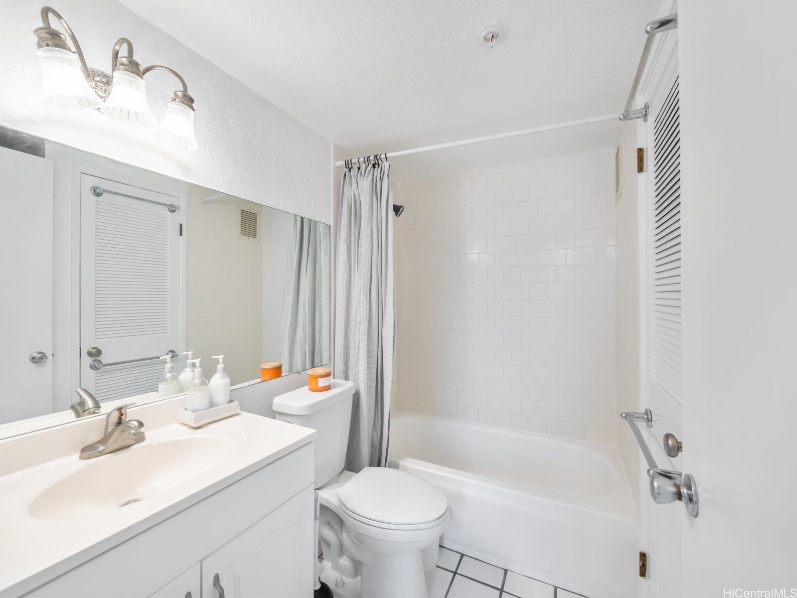 2100 Date Street 401