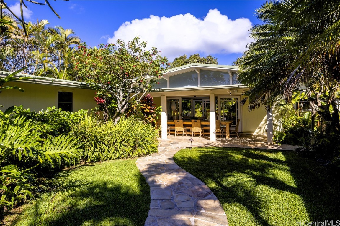 689 Old Mokapu Road