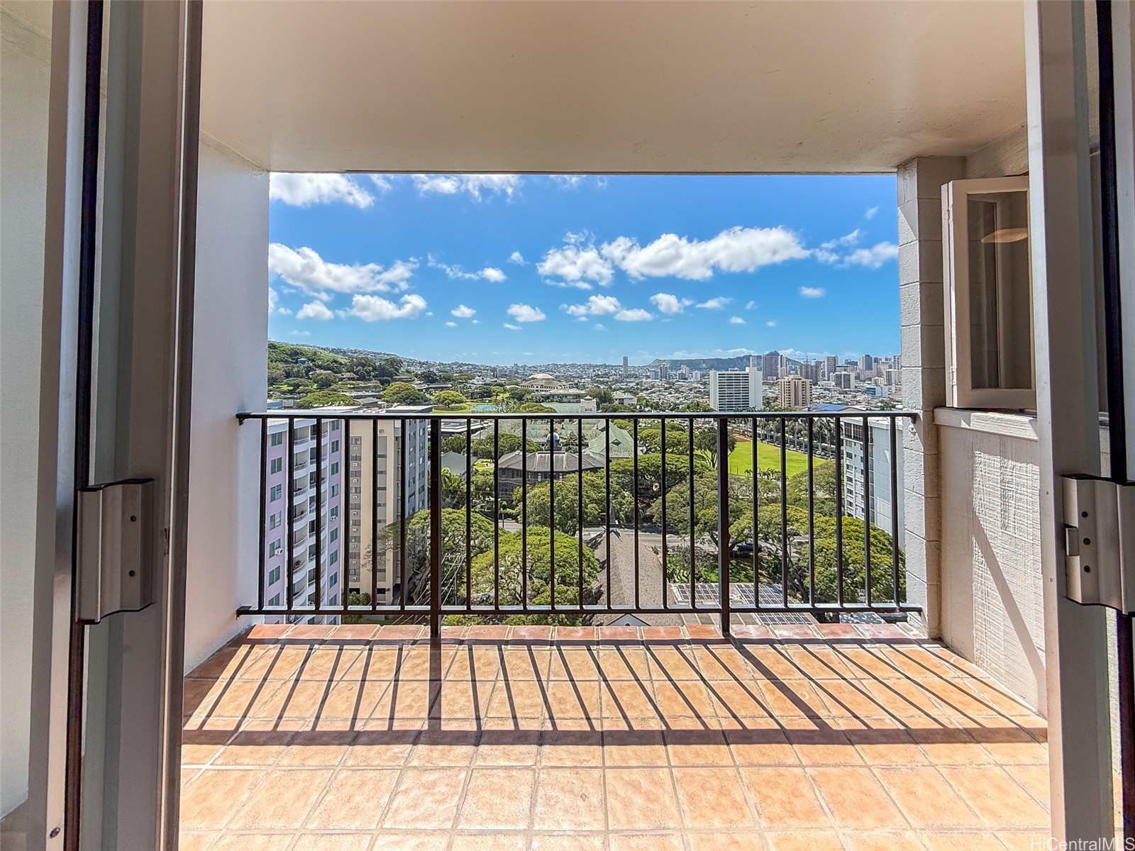 1541 Dominis Street PH1