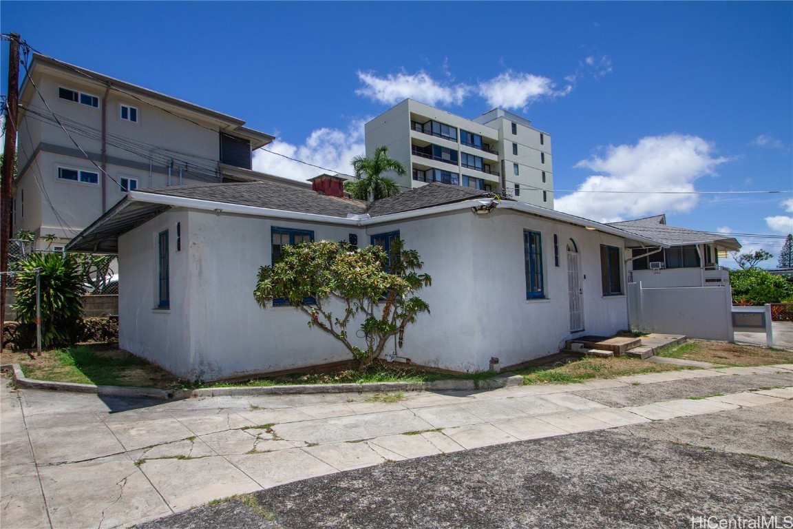 1044A Green Street