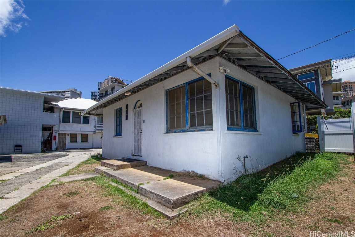 1044A Green Street