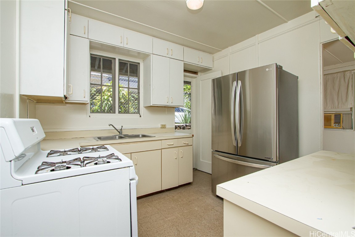 1044A Green Street