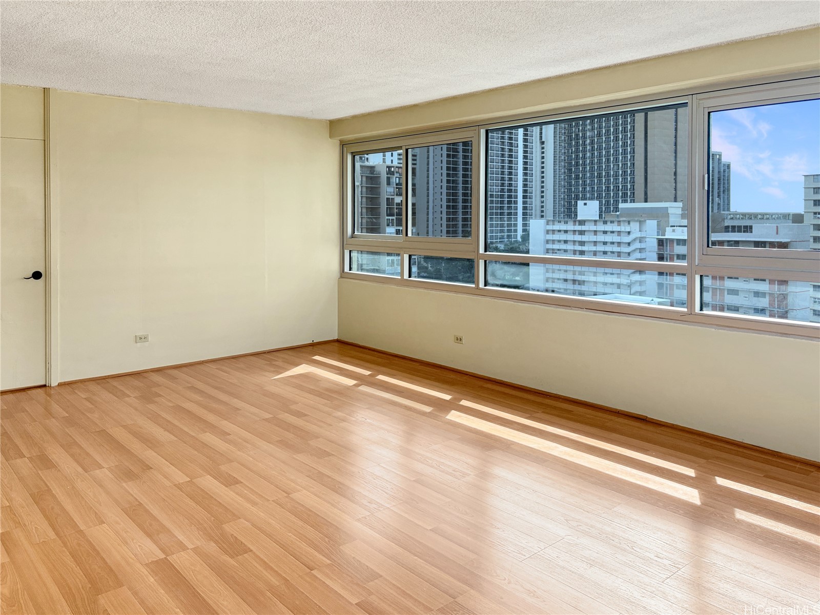 2465 Ala Wai Boulevard 903