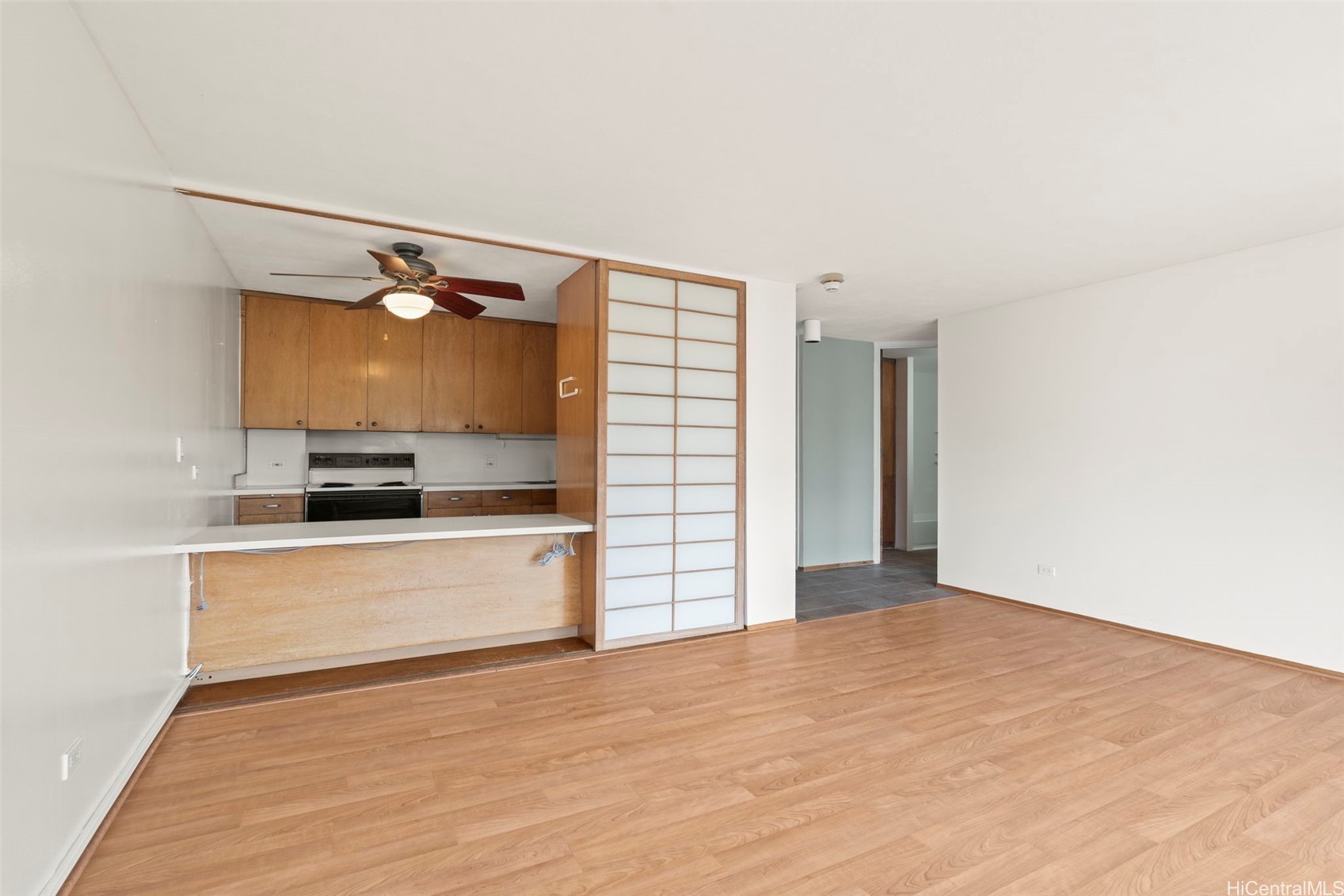 1515 Nuuanu Avenue 555