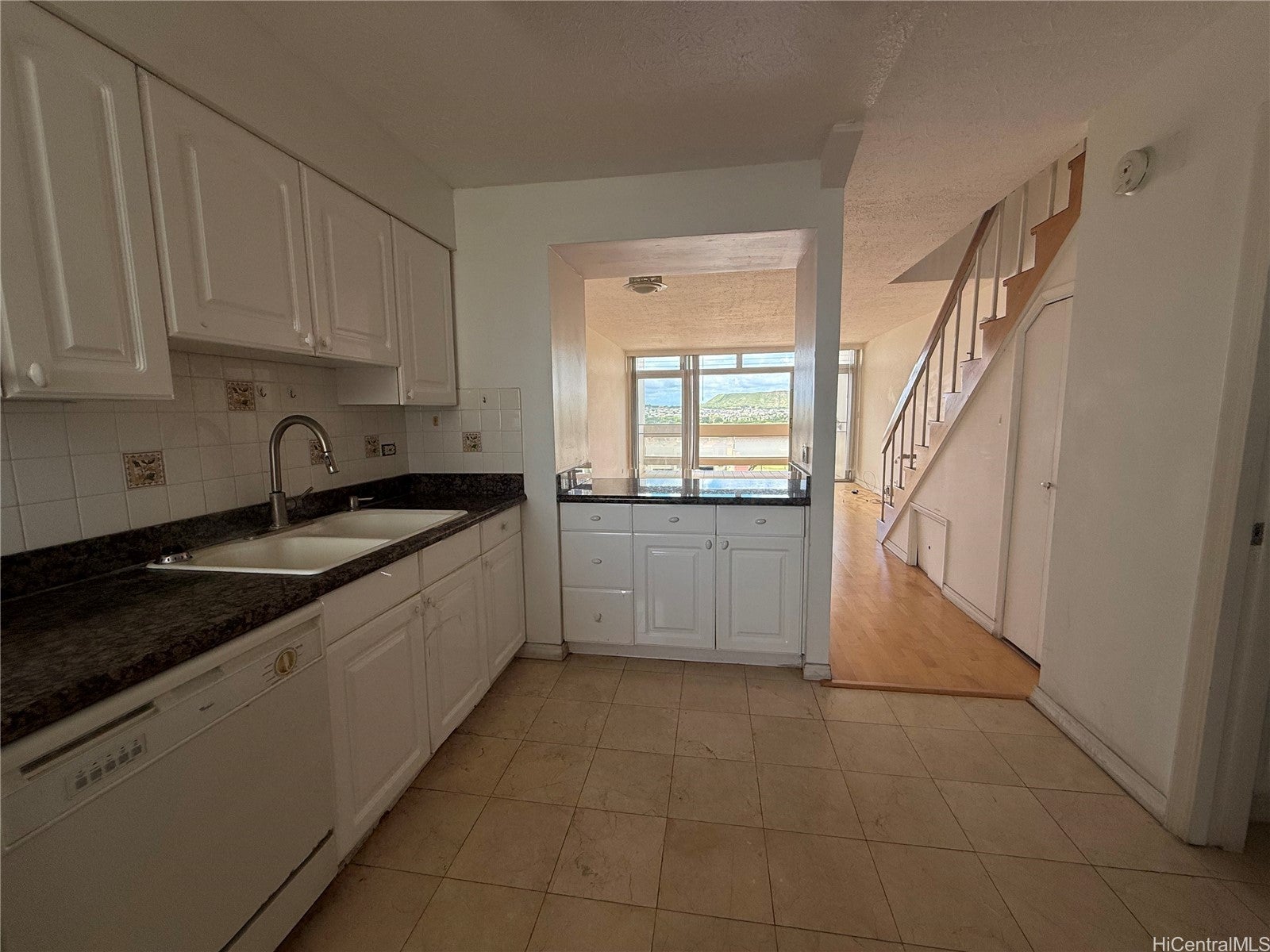 500 University Avenue 1123