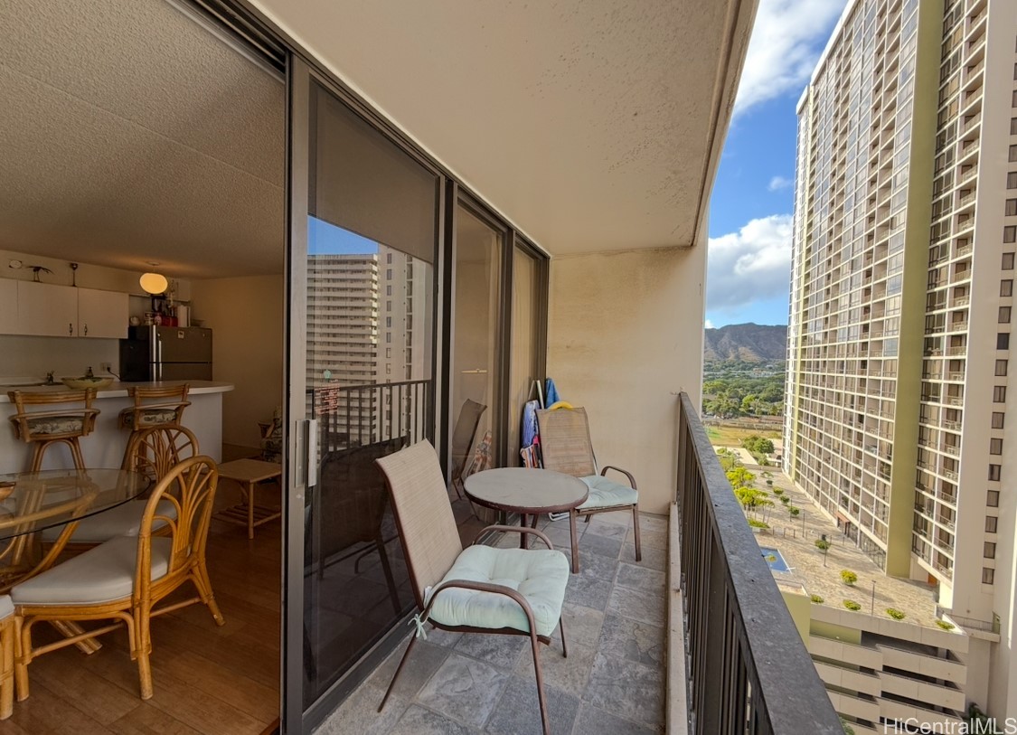 201 Ohua Avenue 1610 (Tower II, Mauka)