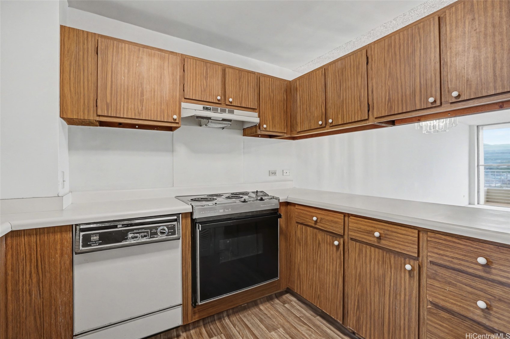 1160 Ala Napunani Street 1806