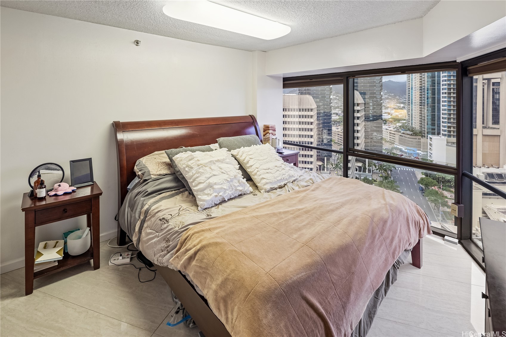 1088 Bishop Street 2210