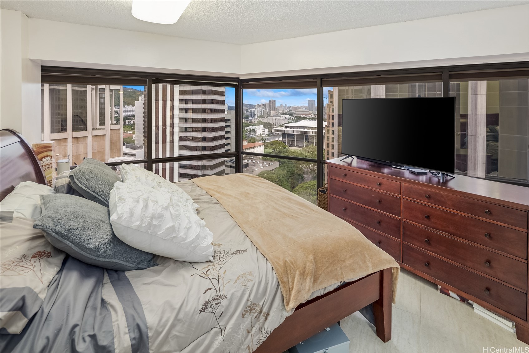 1088 Bishop Street 2210