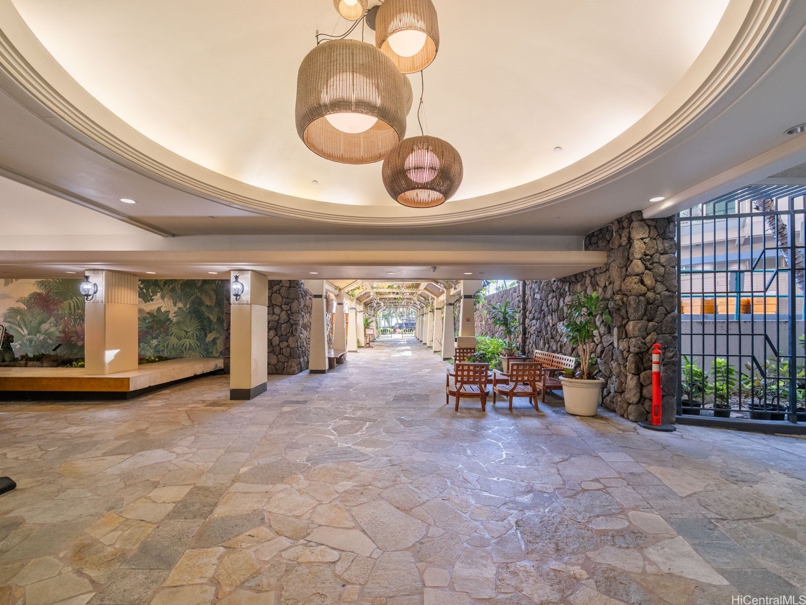 2470 Kalakaua Avenue 3901/3902 PH
