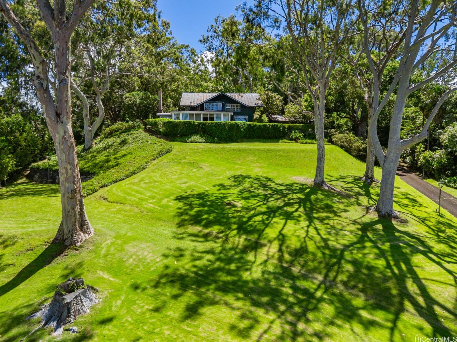3330 Tantalus Drive