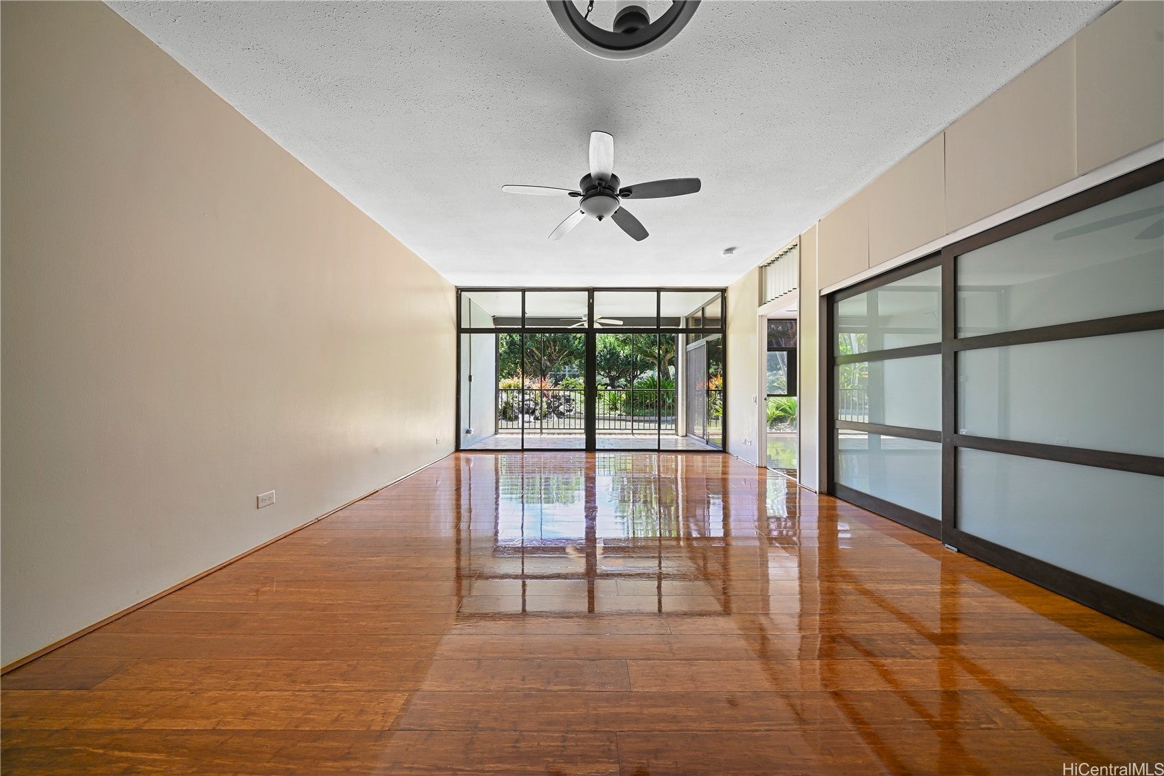 1030 Aoloa Place 5105B