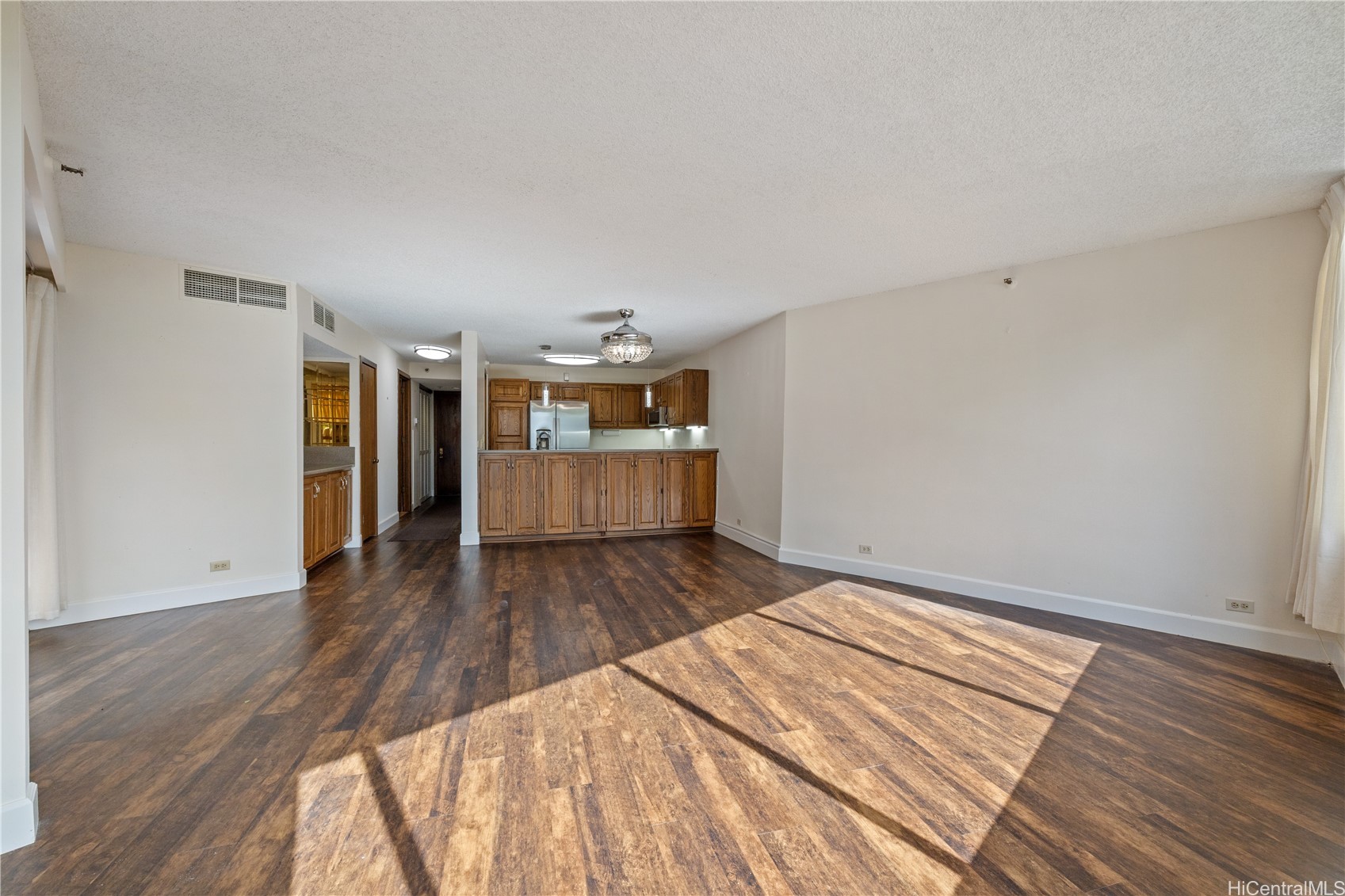 555 Hahaione Street 5E