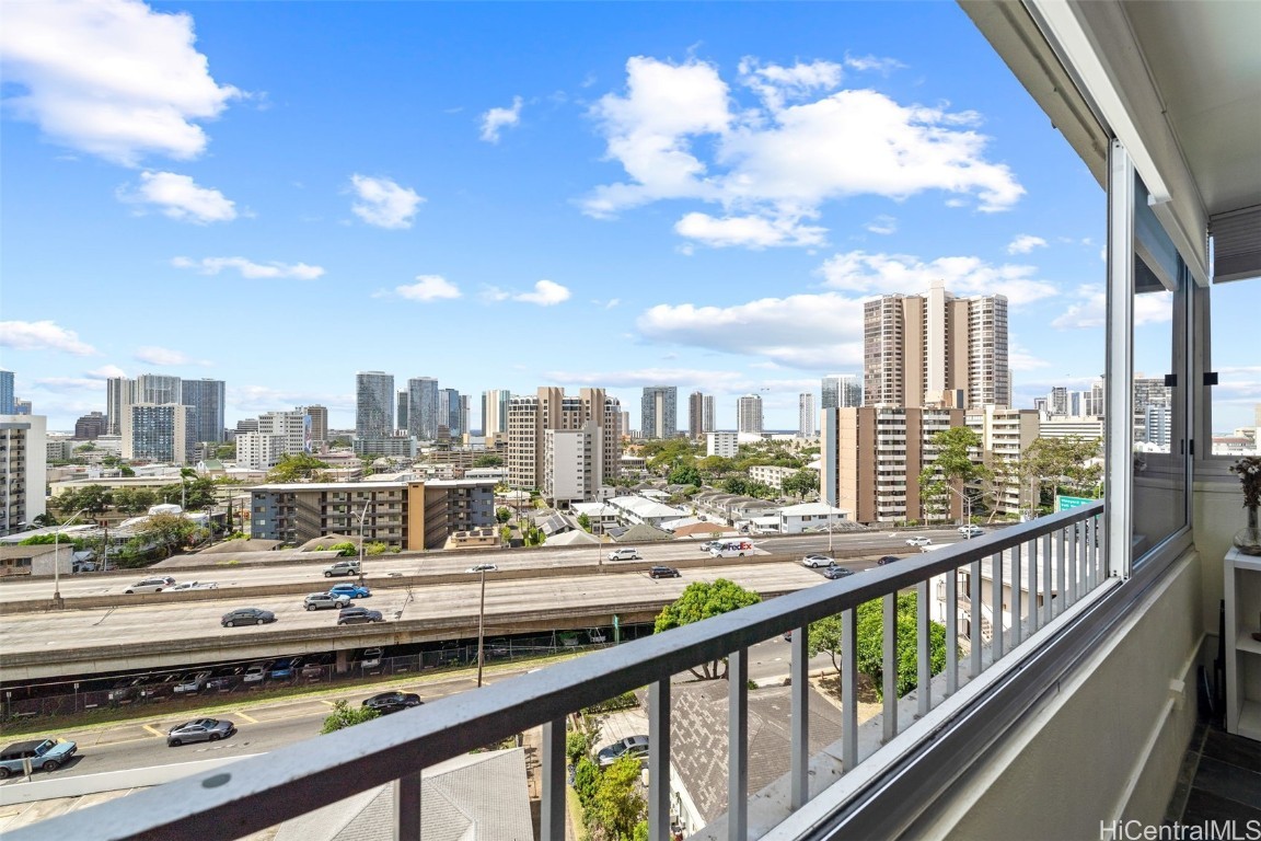 Barclay Condominium