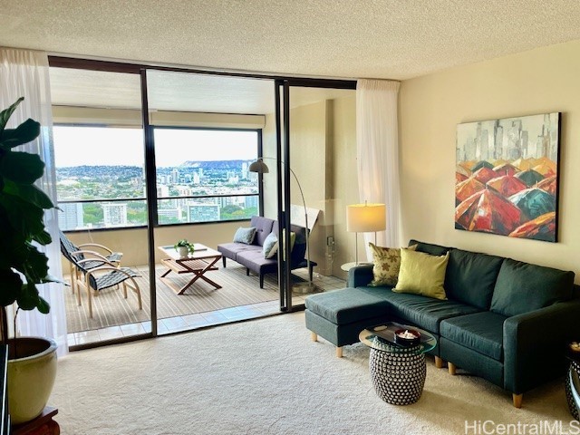 1717 Mott Smith Drive 3305