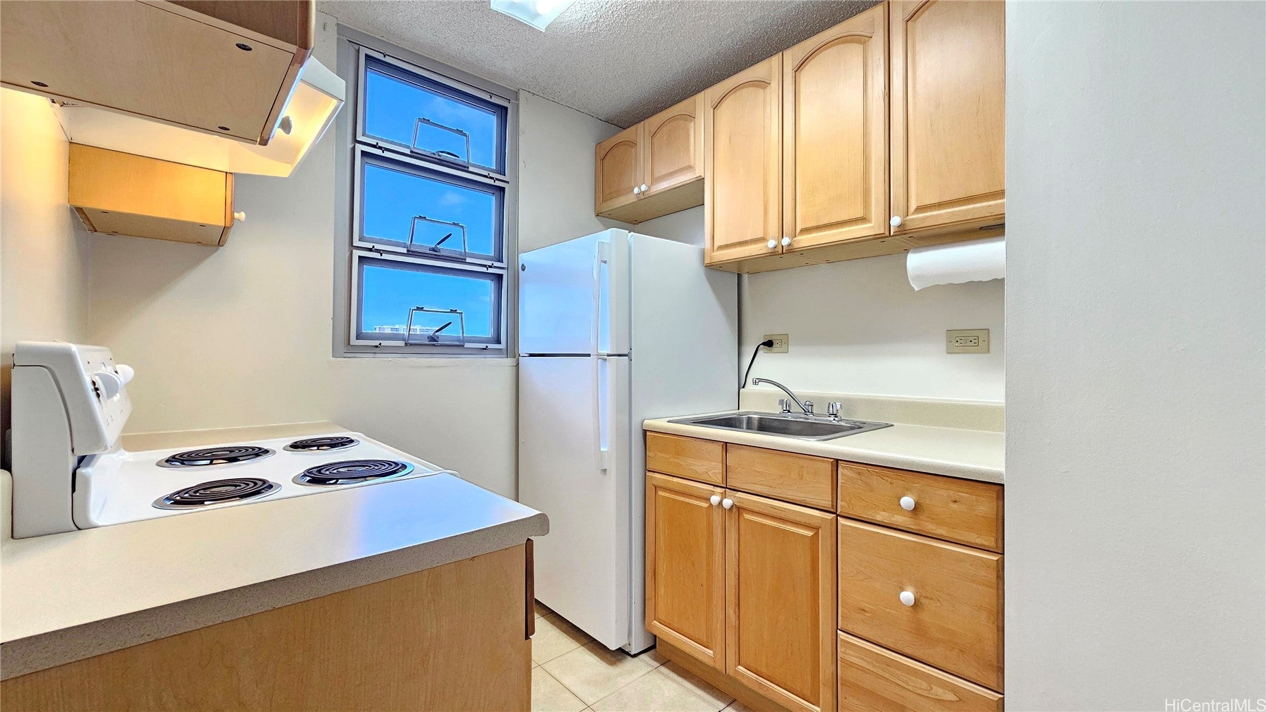 2740 Kuilei Street 2204